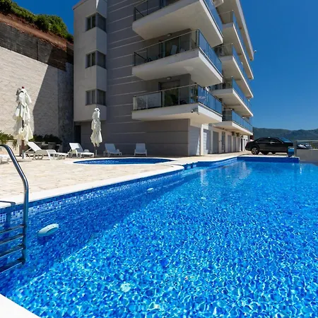 Altezza 14 Premium Tophill View&pool